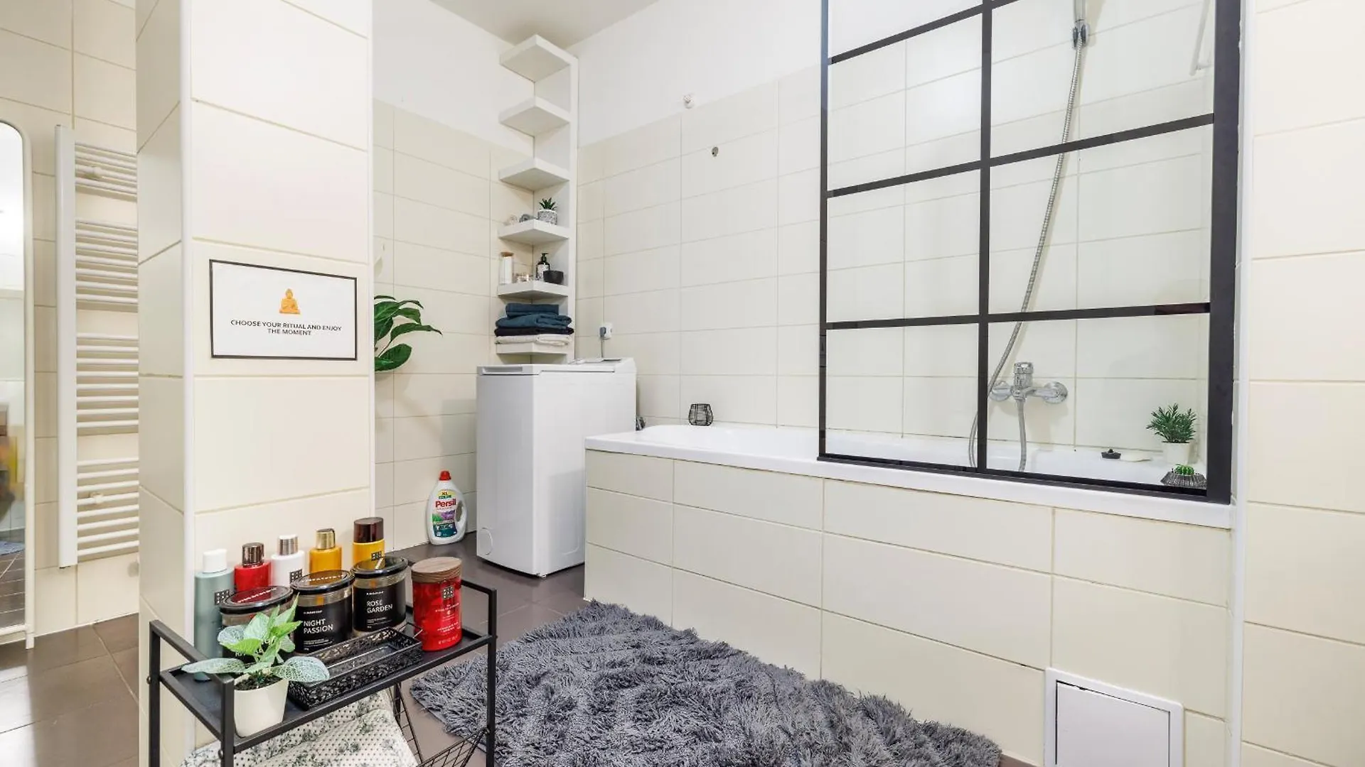 Apartment Spacious Flat & Parking Possibility, 3 Stops To Wenceslav Square Prag Tschechische Republik